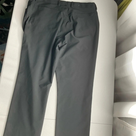 Men’s Greg Norman pant size 38x32…polyester/spandex mix. - Picture 2 of 4